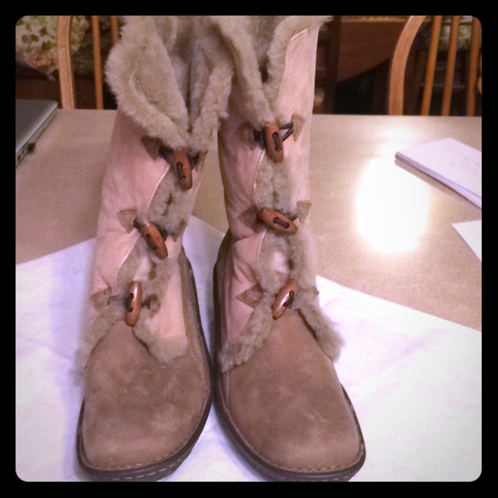 Born suede boots